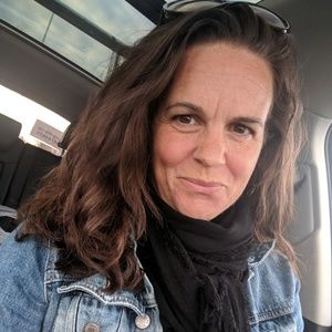 Meet your Posher, Leanne